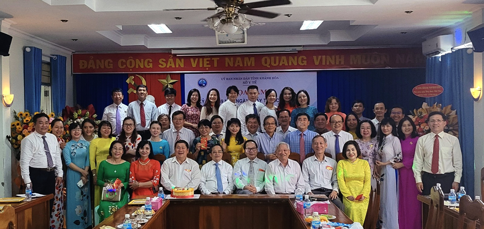 Hơn 100 cán bộ ngành Y tế tham gia tọa đàm nhân kỷ niệm 69 năm Ngày thầy thuốc Việt Nam